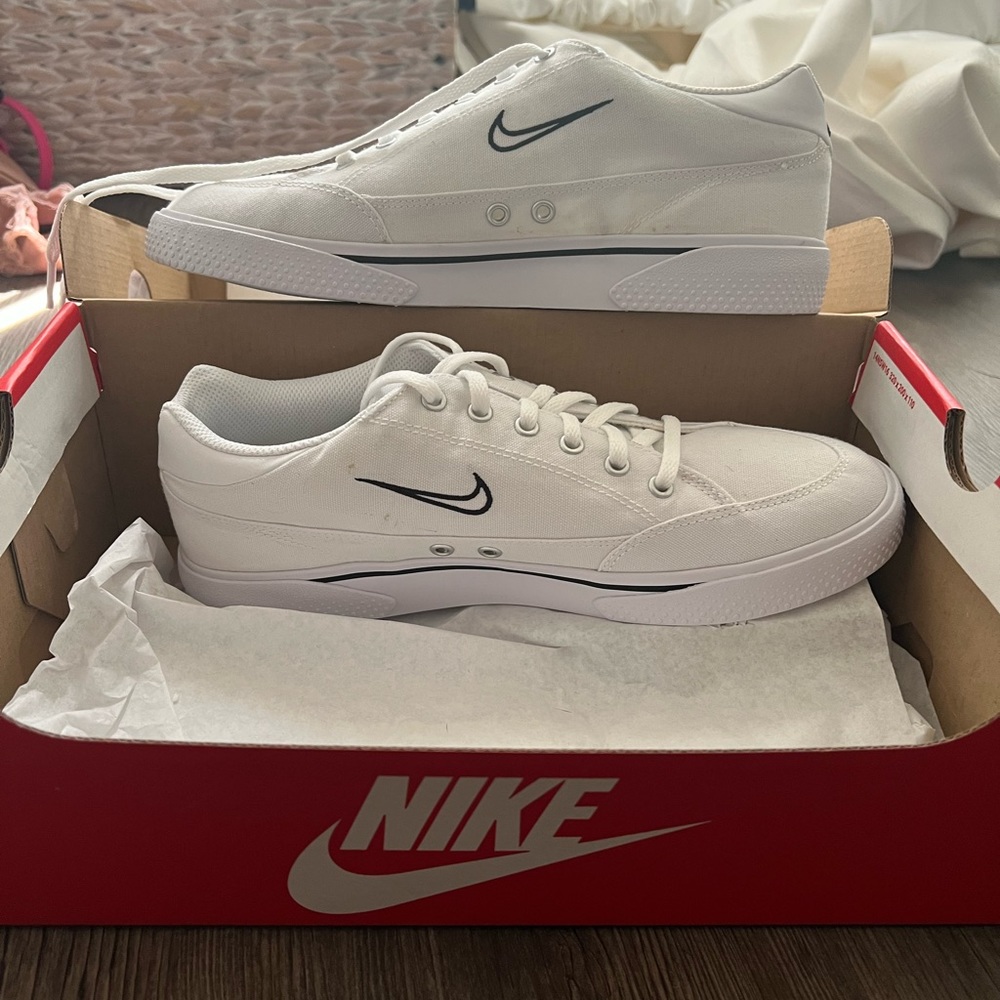 NEW-NEVER WORN WOMENS WHITE RETRO NIKES- LOW RISE WITH BLACK OUTLINED CHECK